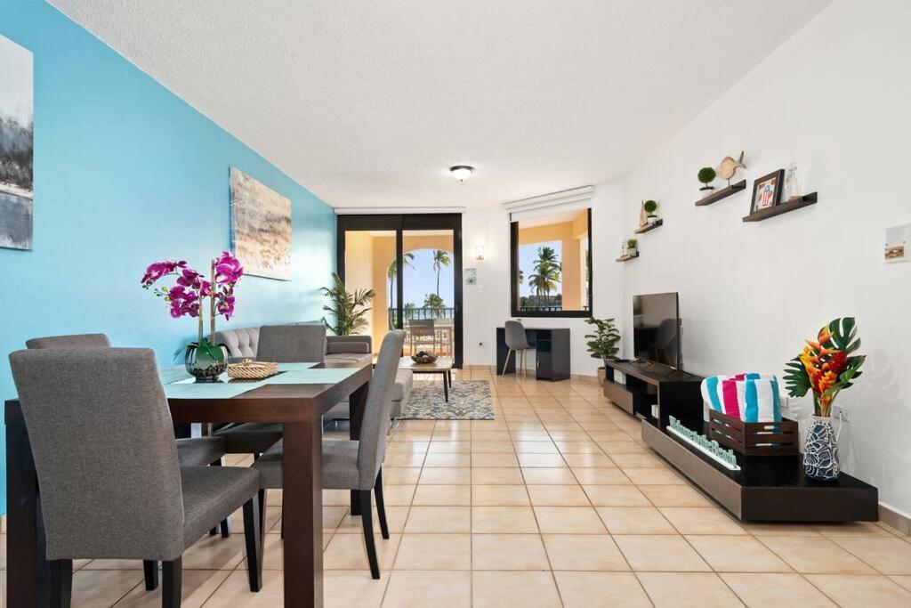 Beach Access + 3 Pools + Ocean Views - 2Br In Palmas - Sleeps 7 Appartement Humacao Buitenkant foto